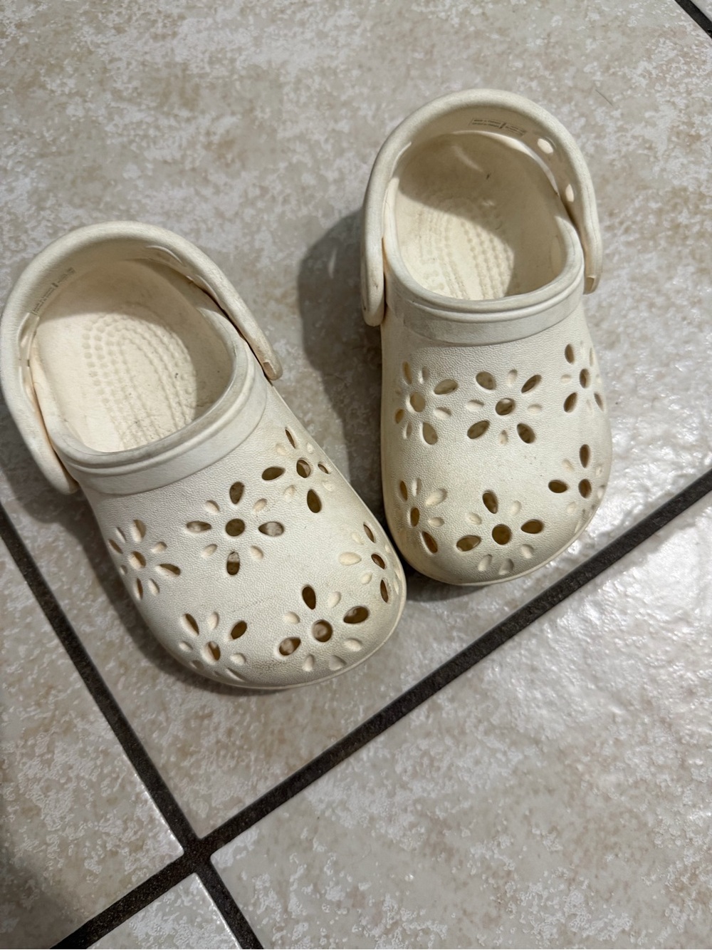 CROCS Kids Cream Floral Cutout Clog with Heel Strap